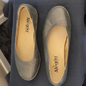 Alegria flats